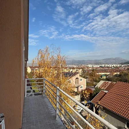 Breze アパート ポドゴリツァ