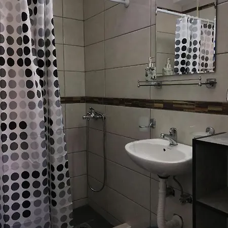 Breze アパート ポドゴリツァ