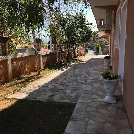 Breze アパート ポドゴリツァ